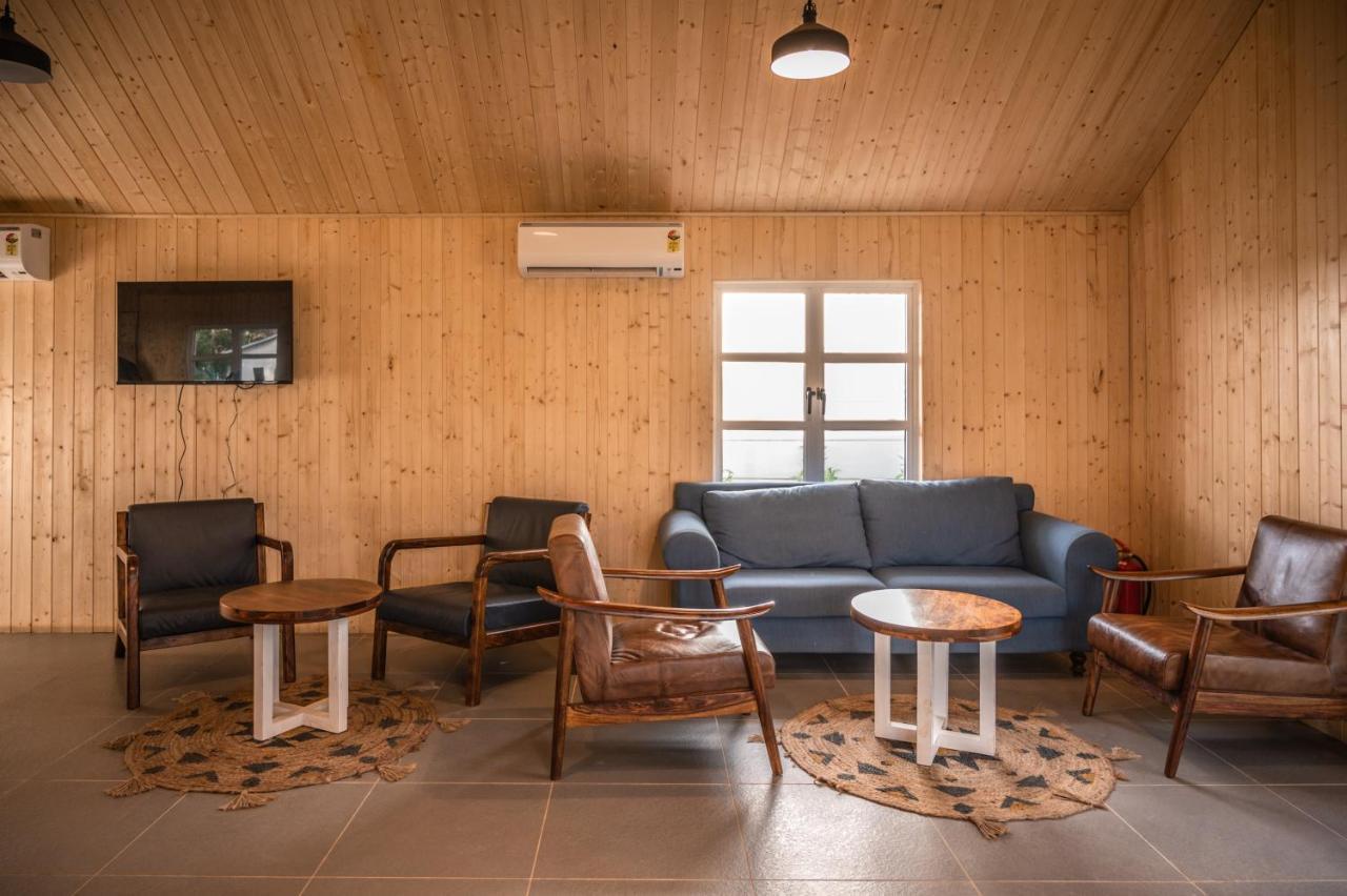 Praveg Beach Resort Daman Lighthouse Beach Dış mekan fotoğraf