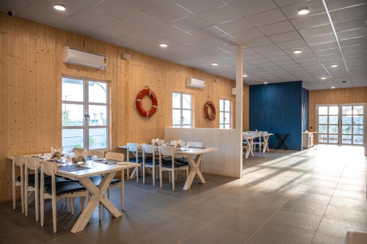 Praveg Beach Resort Daman Lighthouse Beach Dış mekan fotoğraf
