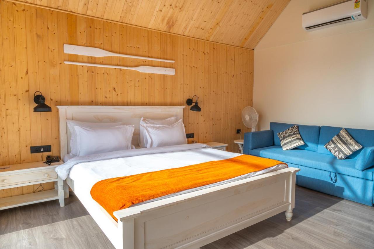 Praveg Beach Resort Daman Lighthouse Beach Dış mekan fotoğraf