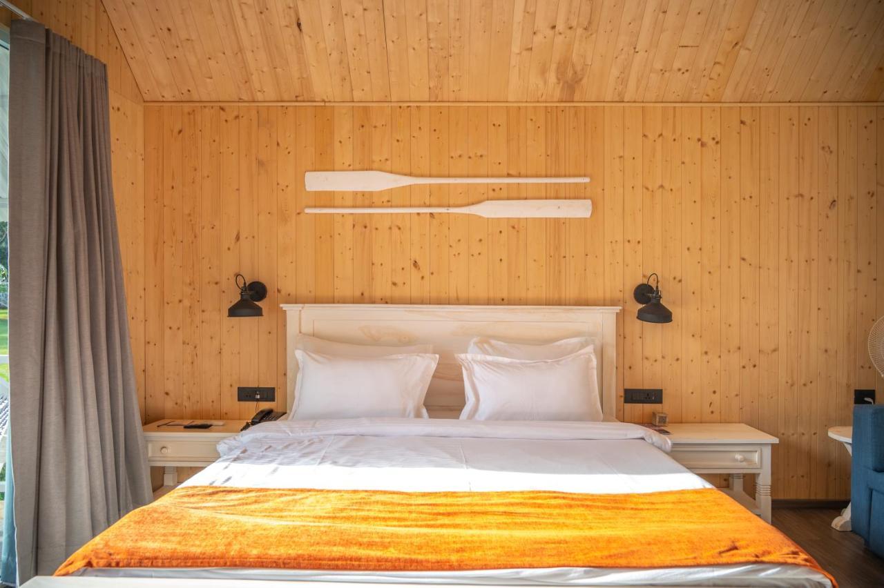 Praveg Beach Resort Daman Lighthouse Beach Dış mekan fotoğraf